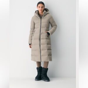 Aritzia Supersnug Puff (Waterproof) - Size XS